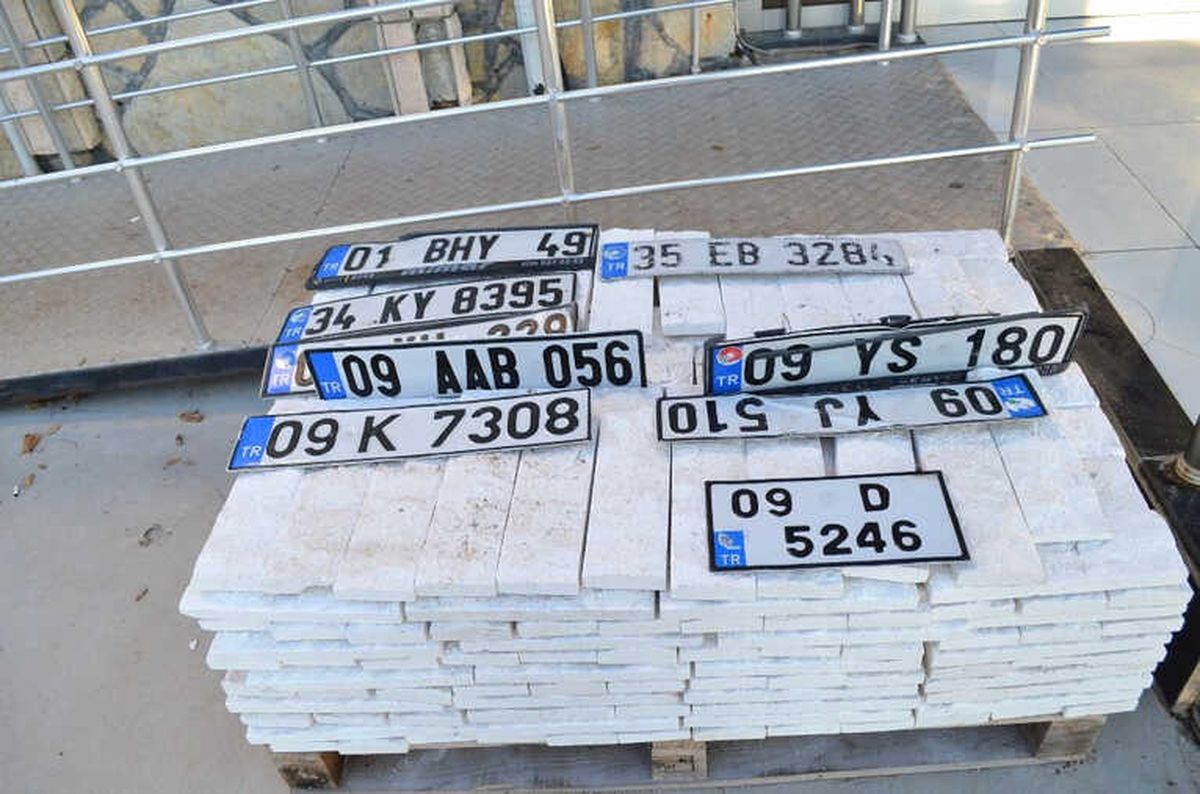 Didim\'de Araç Plakaları Emniyette Sahibini Bekliyor
