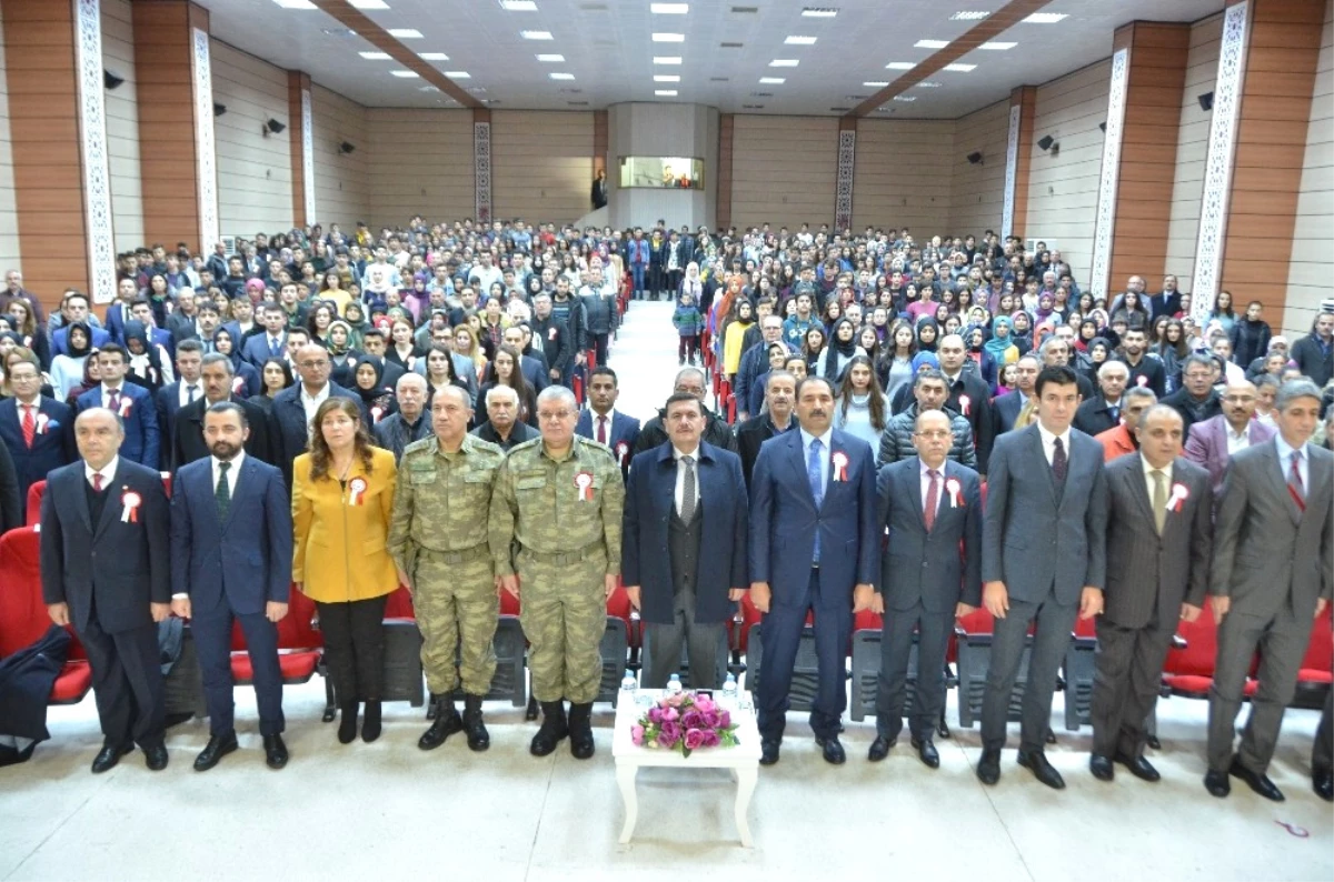 Erzincan\'da 24 Kasım Öğretmenler Günü Kutlandı