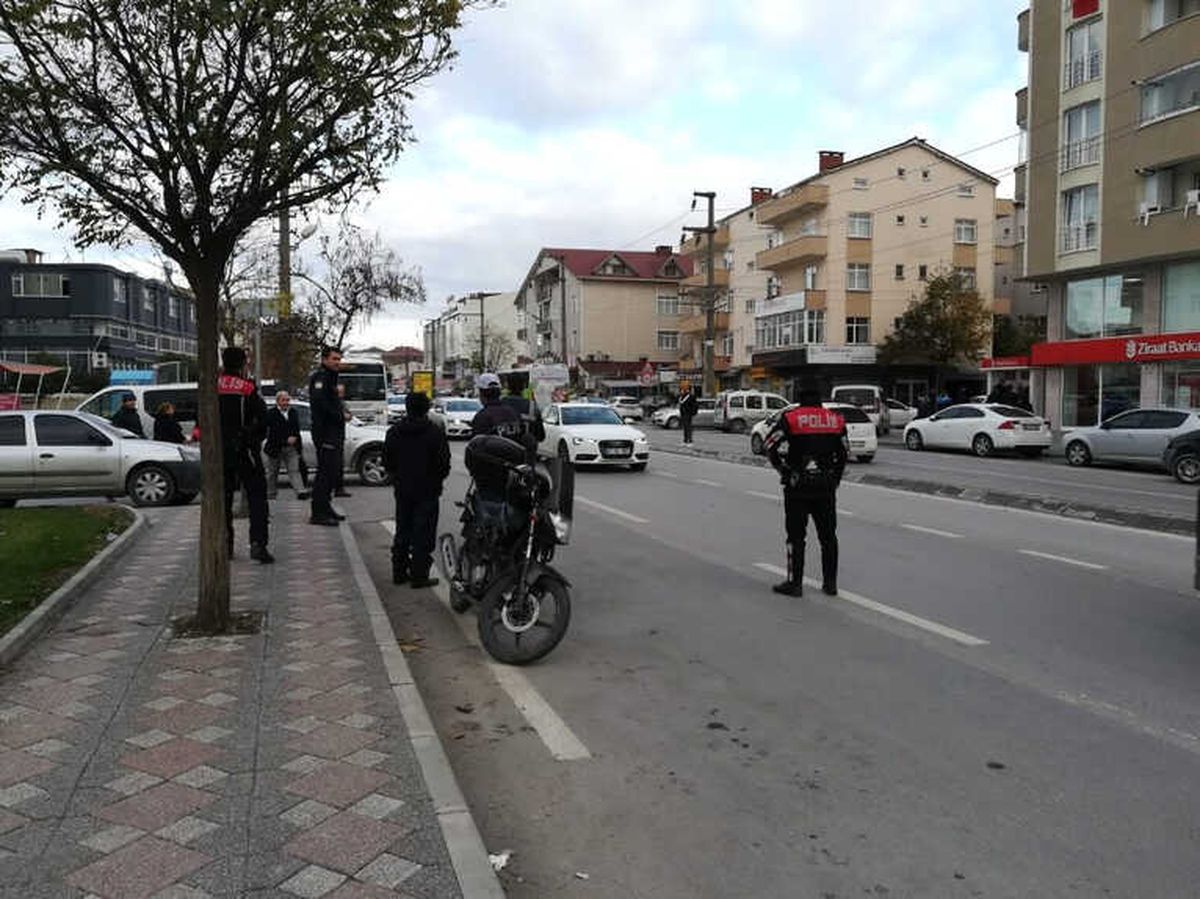 Gebze\'de Kural Tanımayan Motosiklet Sürücülerine 18 Bin TL Para Cezası