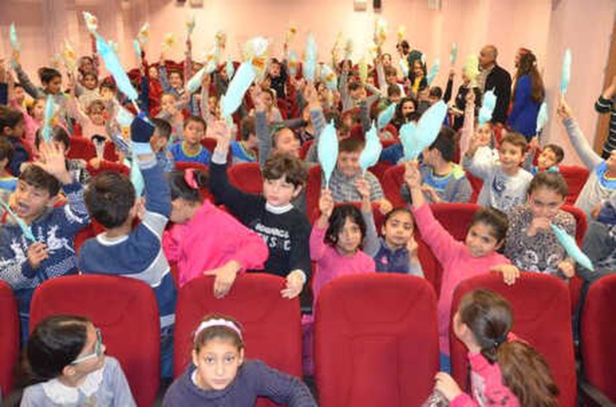 Her Şey Çocukların Gülmesi İçin