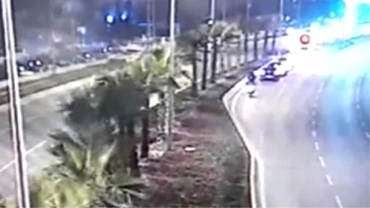 İzmir\'de Trafik Kazası: 1\'i Ağır 4 Yaralı