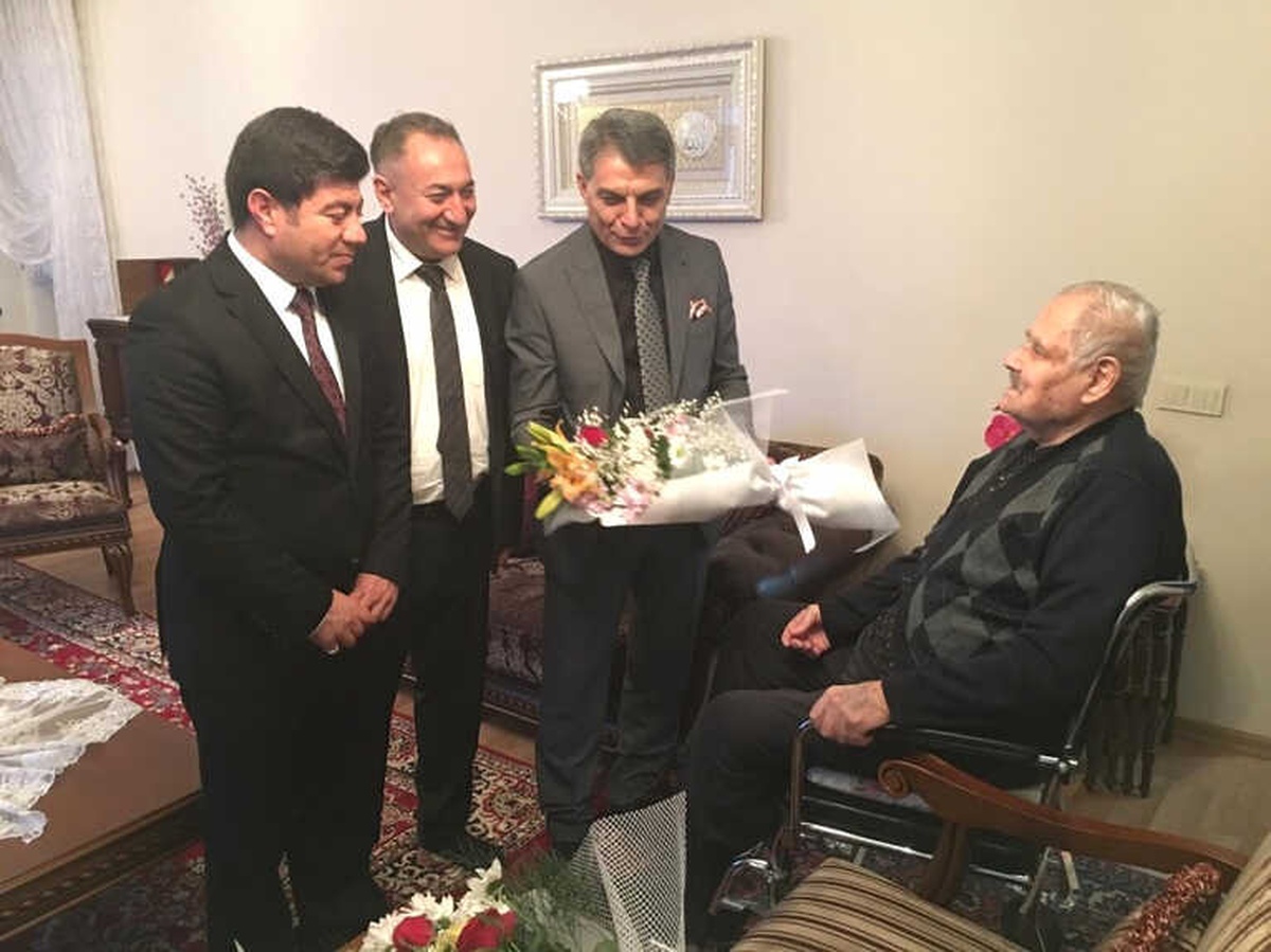 Kaymakam Özkan\'dan Emekli Öğretmene Ziyaret