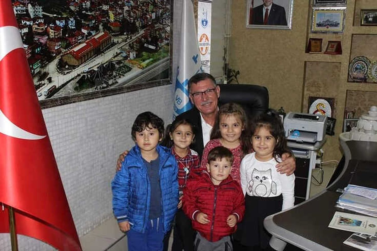 Minik Öğrencilerden Başkan Duymuş\'a Ziyaret