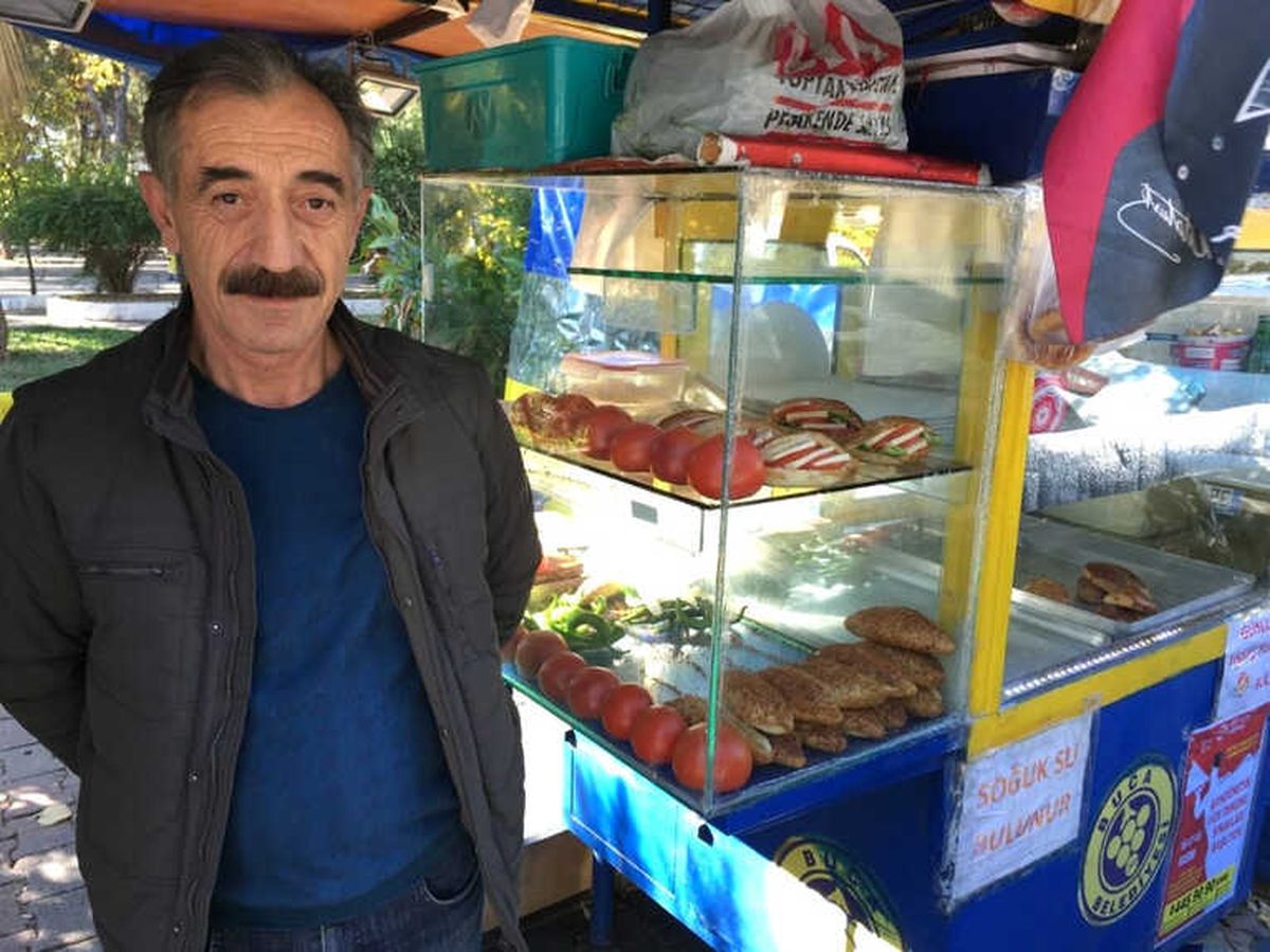 Öğret\'meyi \'Ömürlük Meslek\' Yapan Emekli Öğretmenler