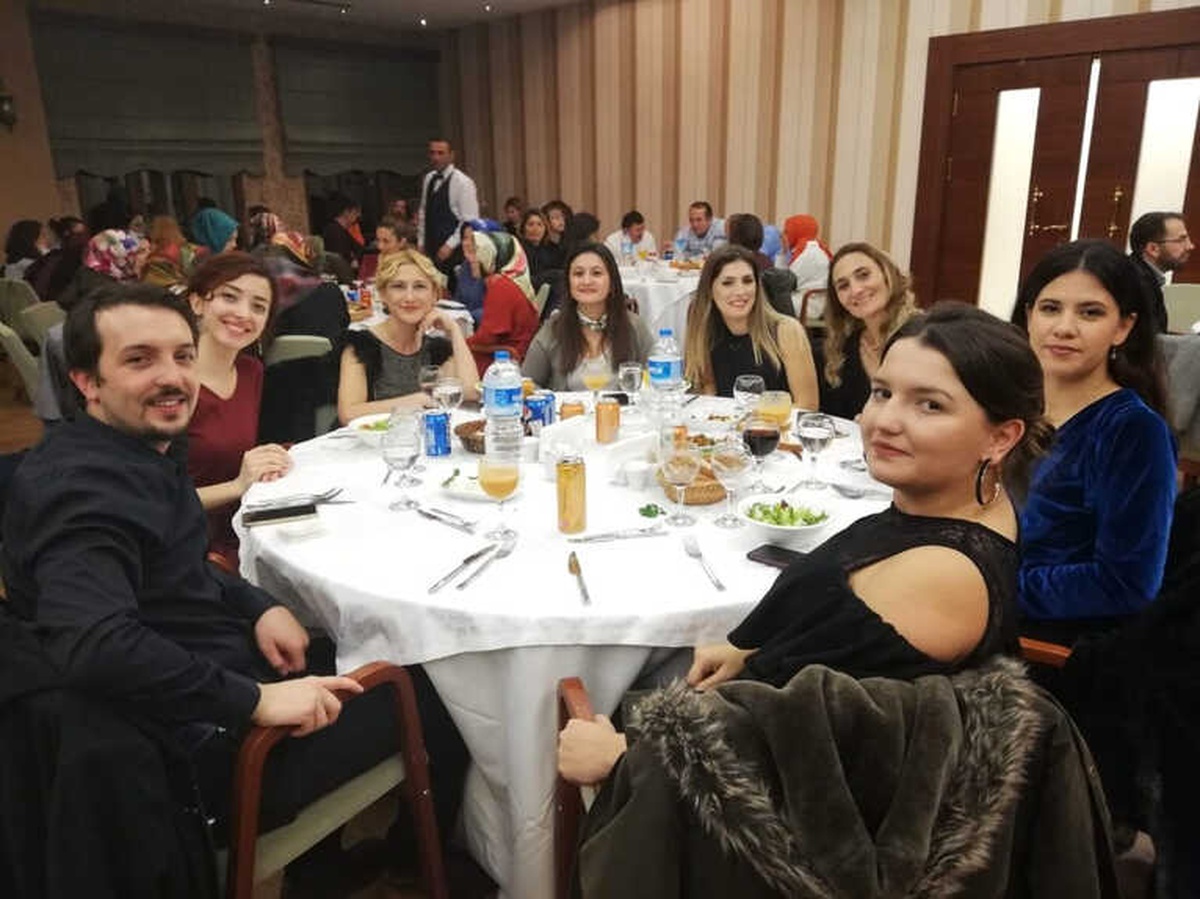 Öğretmenler Düzenlenen Yemekte Bir Araya Geldi