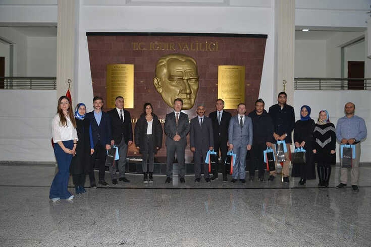 Öğretmenlerden Vali Ünlü\'ye Ziyaret