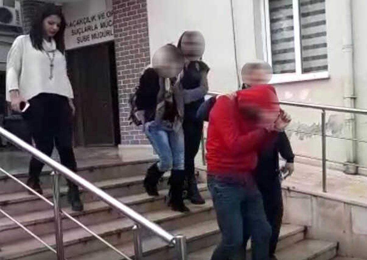 Çekirge Gibi Bir Zıpladı, İki Zıpladı, Üçüncüde Yakalandı