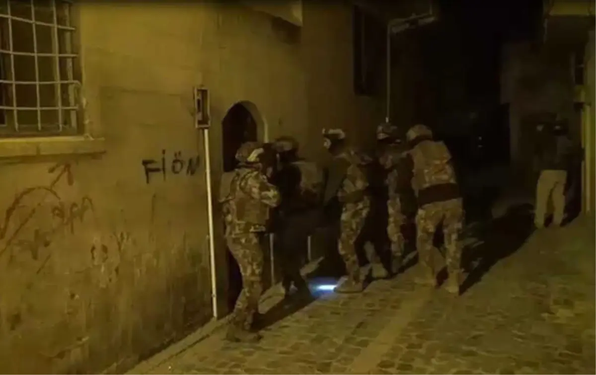 Şanlıurfa\'da Pkk/kck Örgütüne Operasyon: 9 Gözaltı