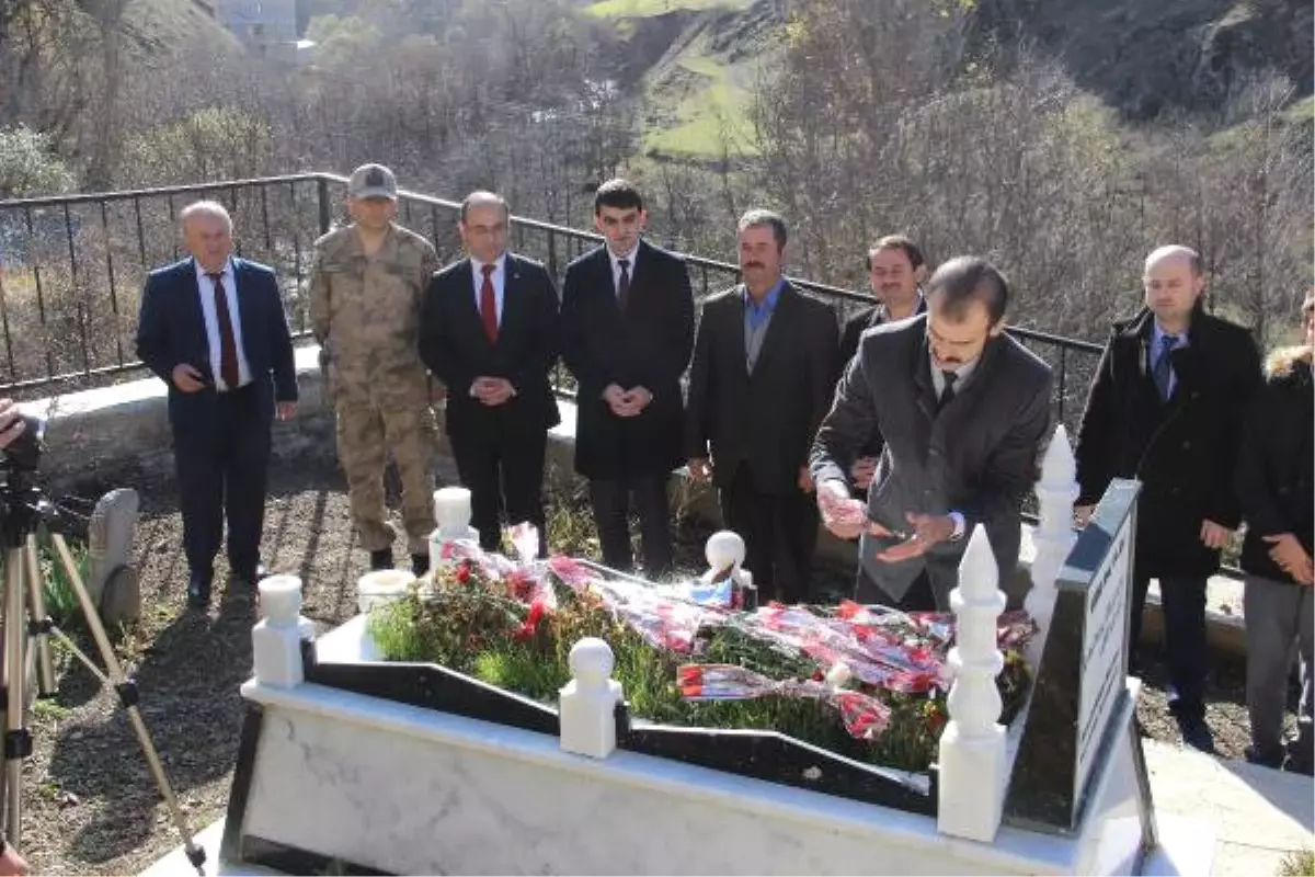 Şehit Necmettin Öğretmen, Mezarı Başında Anıldı