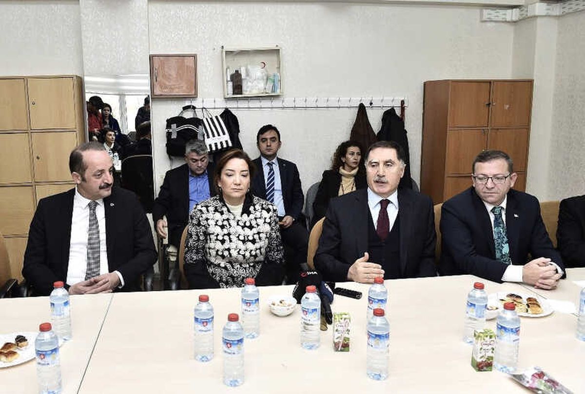 Şeref Malkoç\'tan Anlamlı Ziyaret