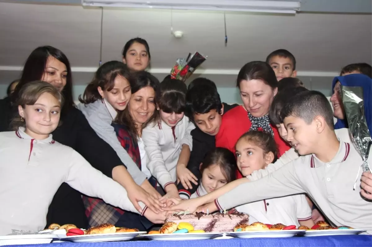 Sığınmacı Öğrenciler, Öğretmenlerine Duygu Dolu Anlar Yaşattı