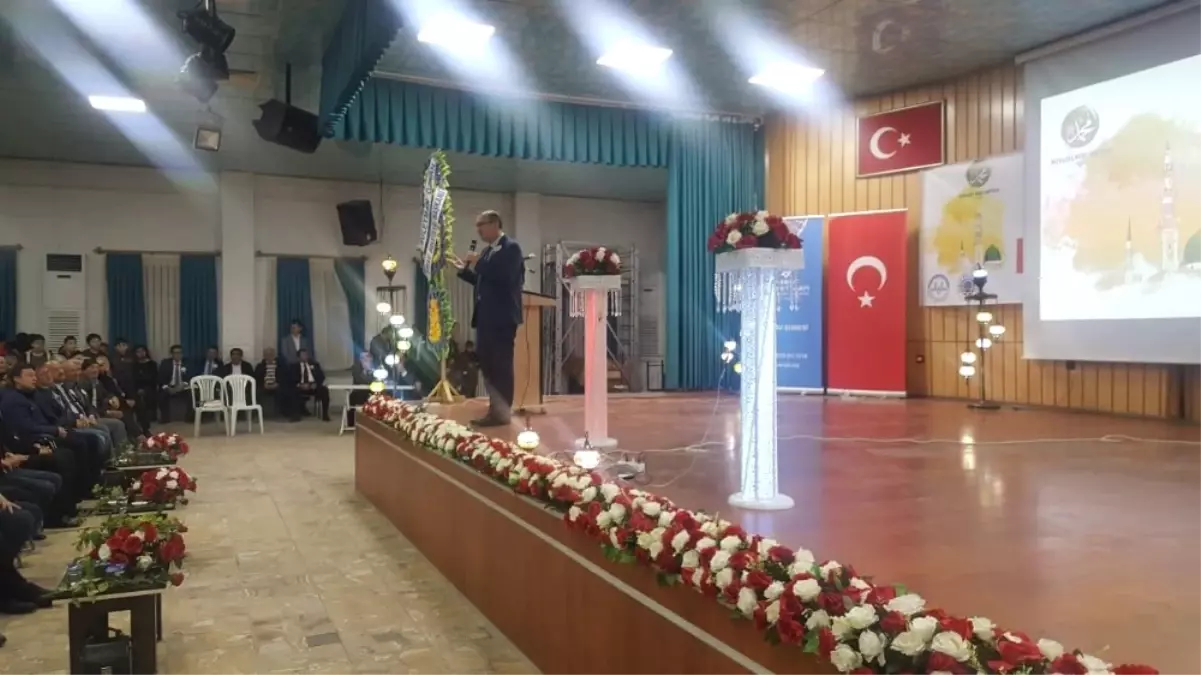 Simav\'da \' Peygamberimiz ve Gençlik \' Konferansı