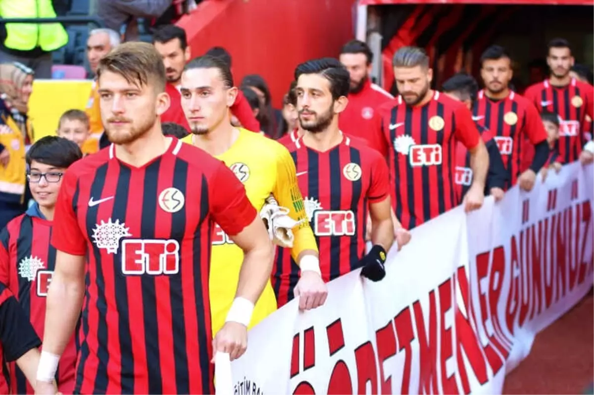 Spor Toto 1. Lig: Eskişehirspor: 2 - Ümraniyespor: 2