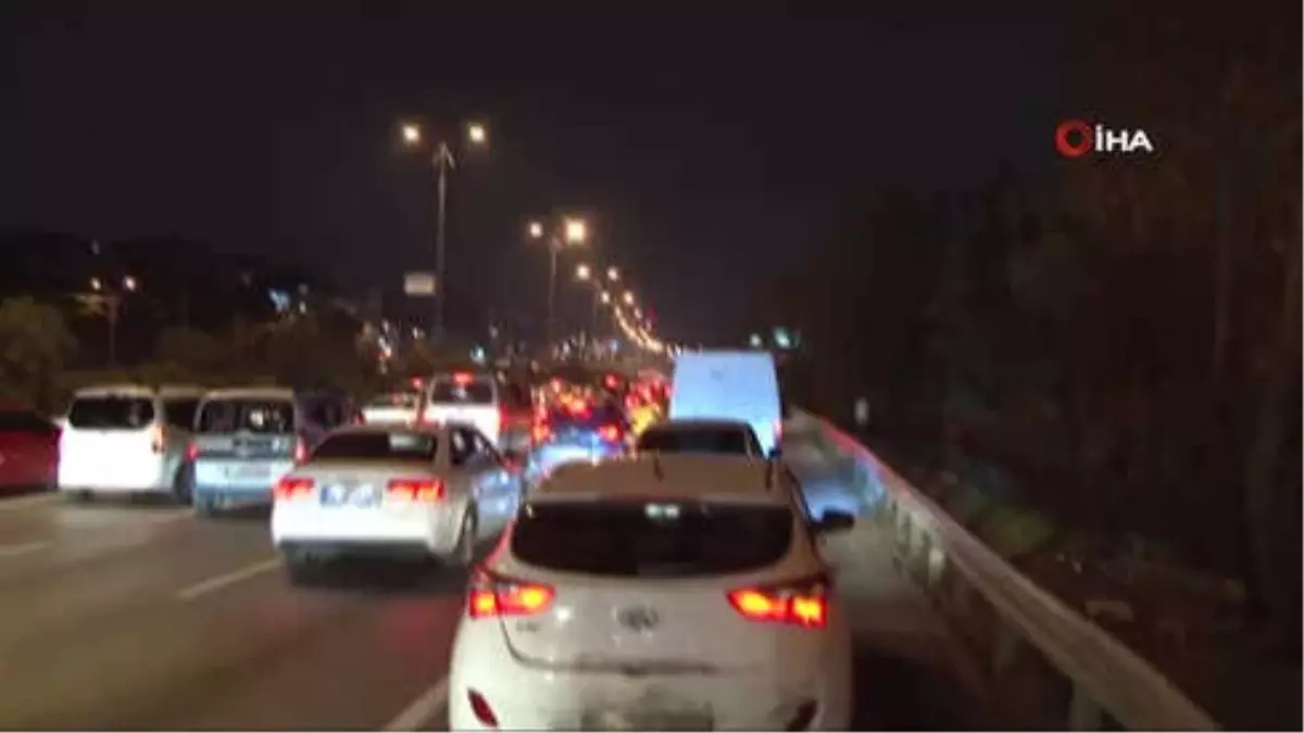 Trafikte Sıkıştırılan Otomobil Kamyonla Çarpıştı: 1 Yaralı