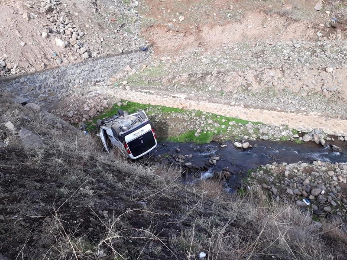 Bingöl\'de Trafik Kazası: 3 Yaralı