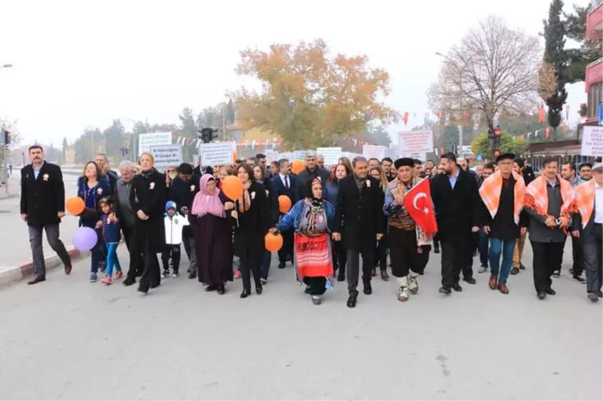 Burdur da \'Kadına Şiddet Hayır\' Yürüyüşü