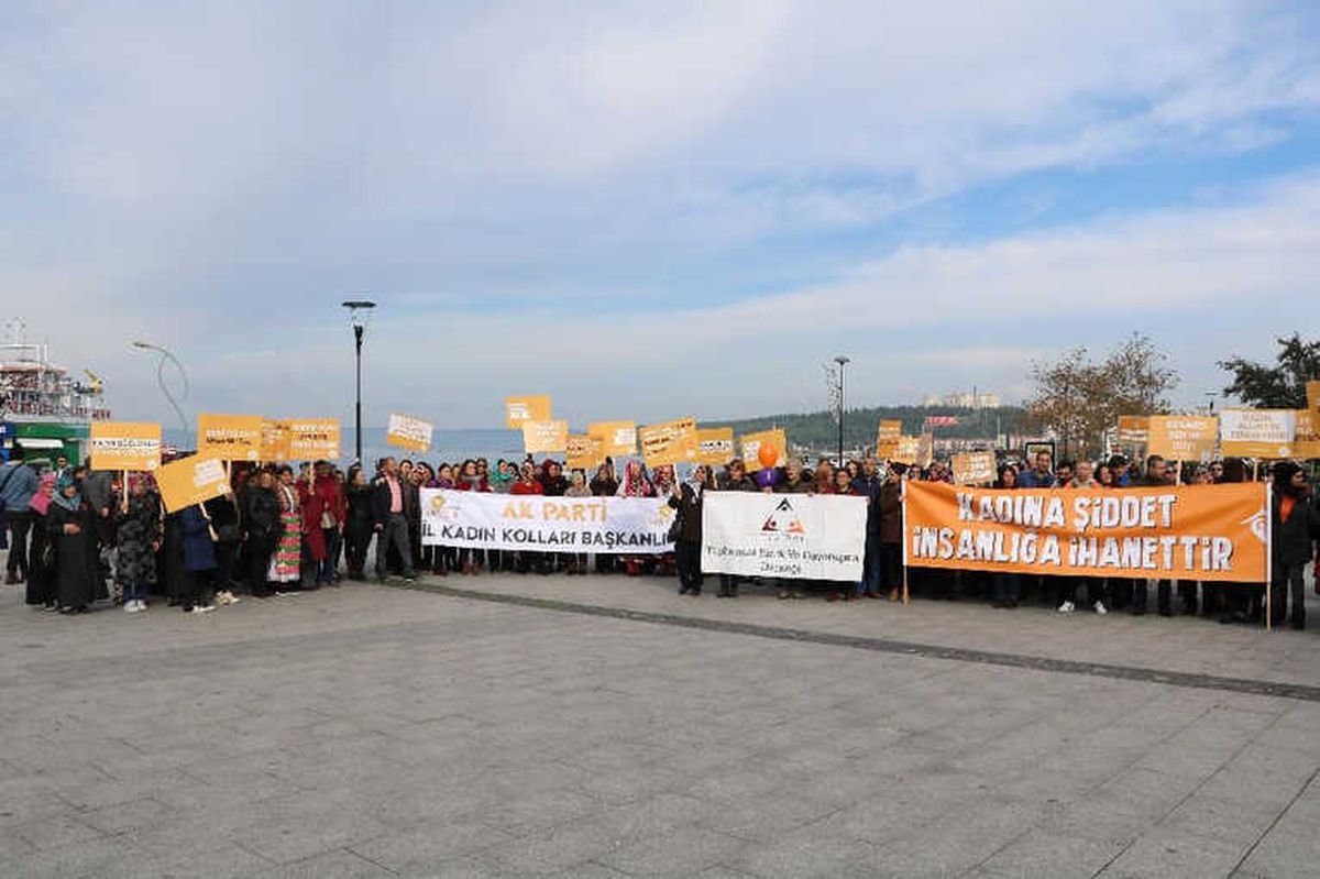 Çanakkale\'de 25 Kasım Kadına Yönelik Şiddetle Mücadele Etkinliği