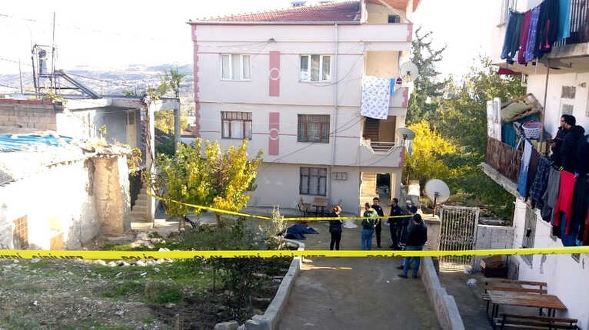 Çatıdan Atlayan Şahıs Öldü