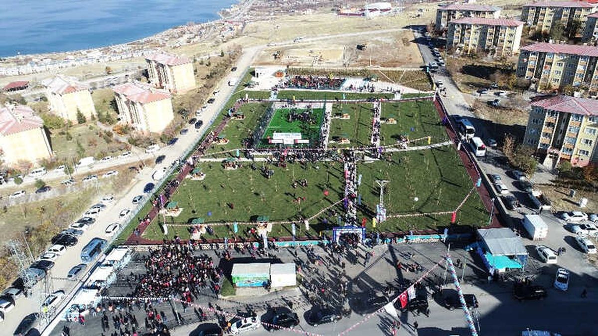 Edremit Erdemkent Parkı Hizmete Açıldı