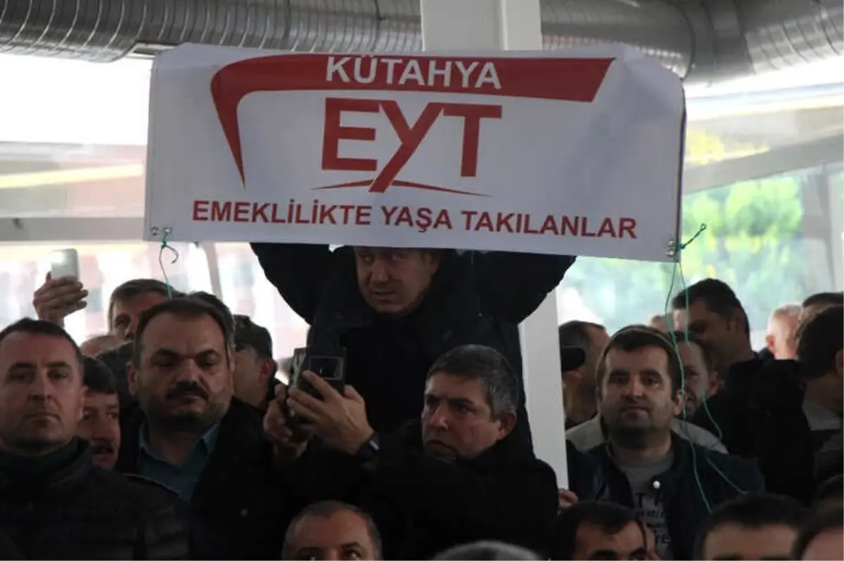 Eskişehir\'de Emeklilikte Yaşa Takılanlar Bir Araya Geldi