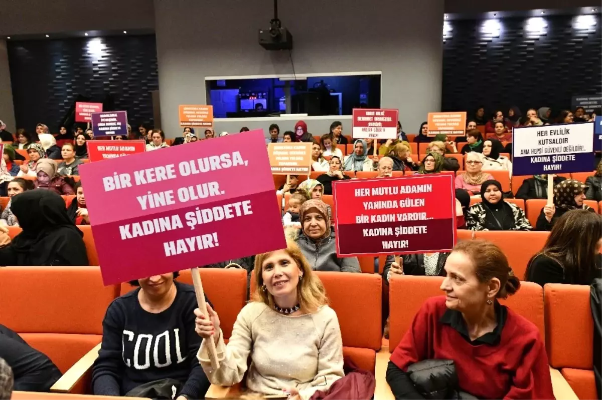 Ev Hanımları Tiyatro Oyunuyla Kadına Şiddete Dikkat Çekti