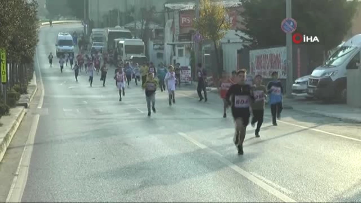 Gaziosmanpaşa\'da Gerçekleşen Kros Müsabakalarında Öğrenciler Kıyasıya Yarıştı