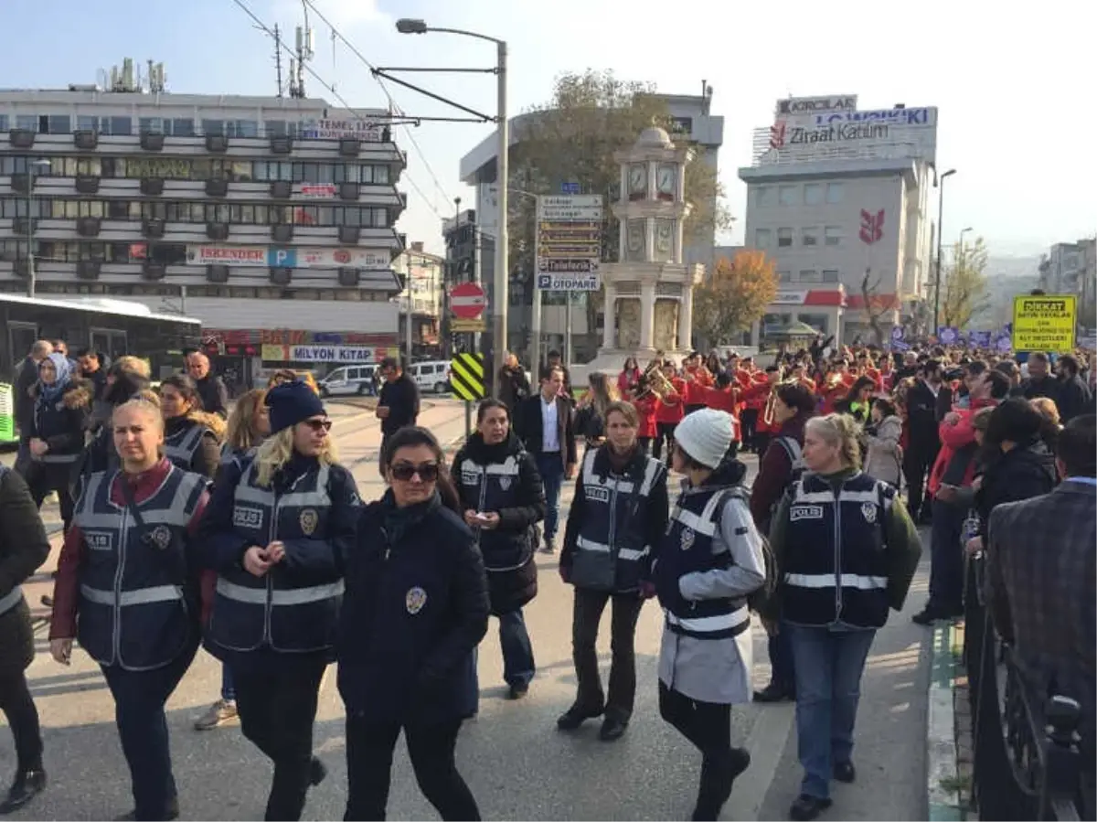 Hem Korudular Hem Yürüdüler