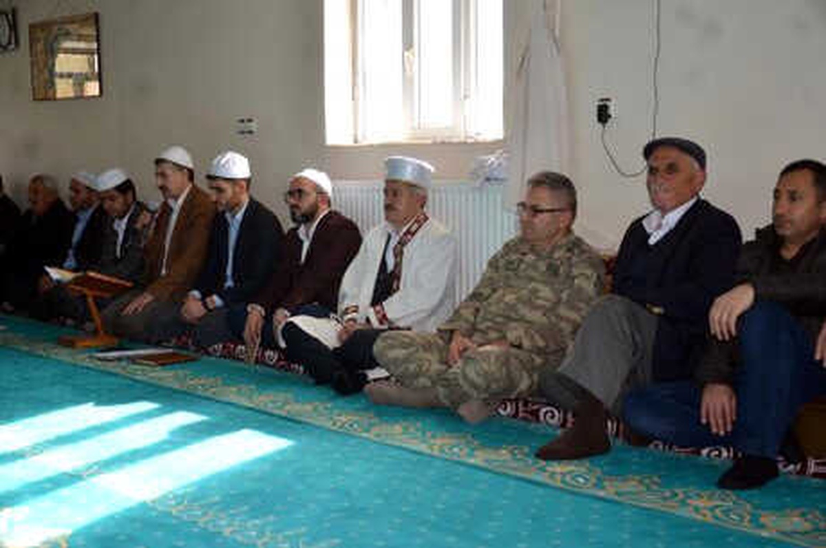 İkiyaka\'da PKK\'lı Teröristlerin Katlettiği 28 Kişi İçin Mevlit Okutuldu