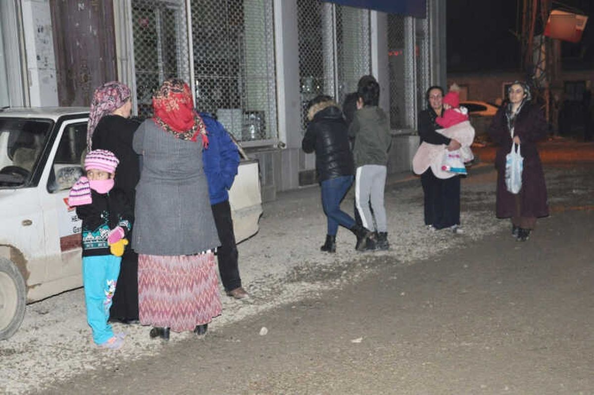 İran\'daki Deprem Hakkari\'de de Hissedildi