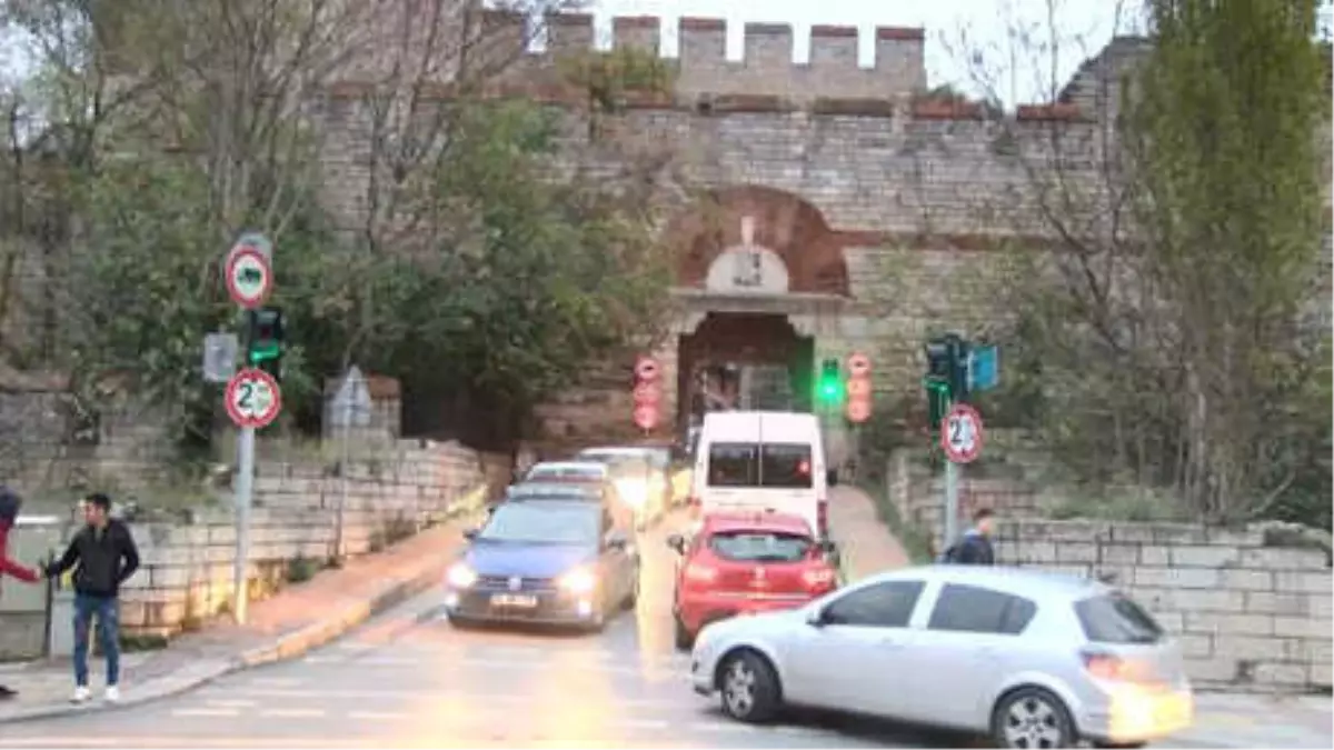 İstanbul\'un Gönüllü Trafikçileri