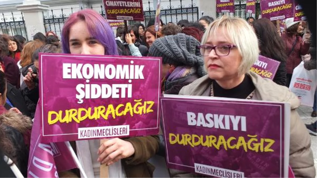 Kadıköy\'de Kadına Şiddet Eylemi
