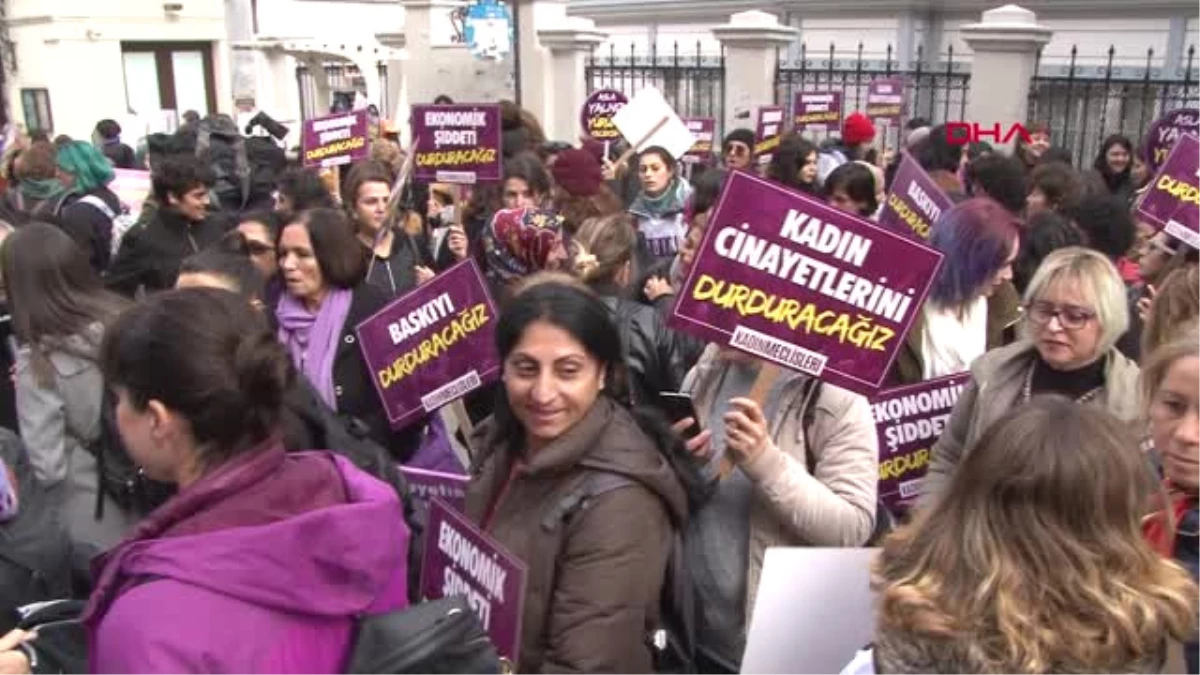 Kadıköy\'de Kadına Şiddet Eylemi
