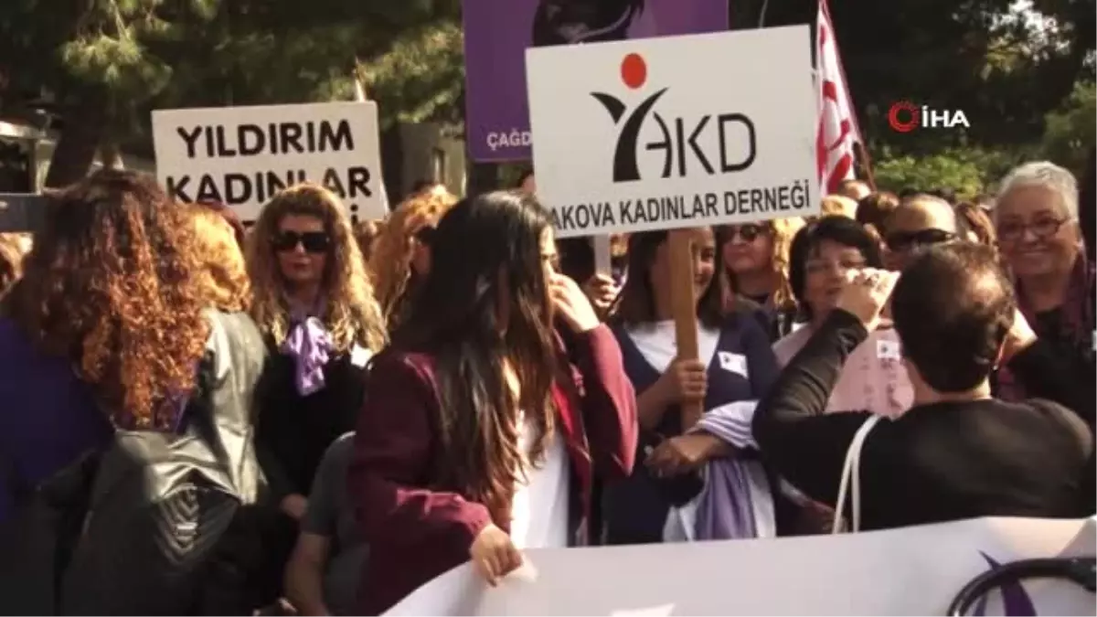 KKTC\'de Kadına Karşı Şiddet Yürüyüşü