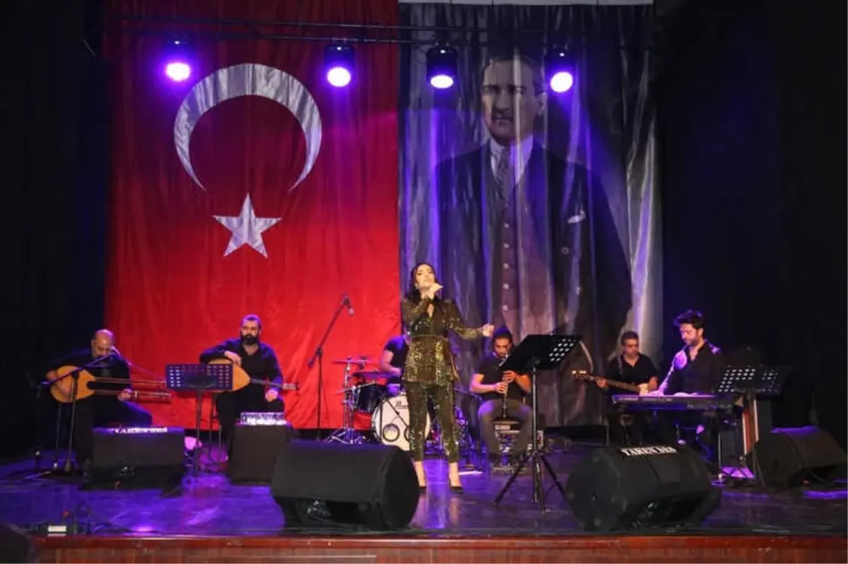 Konserin Gelirini Kanser Hastalarına Bağışladılar