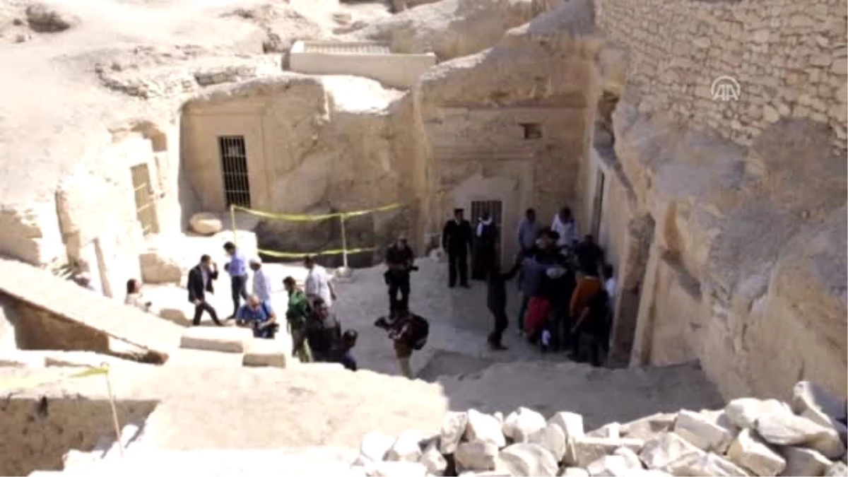Mısır\'da 4 Bin Yıllık Firavun Mezarı Bulundu