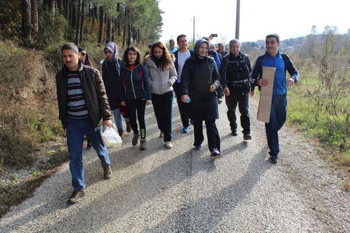 Öğretmenlerden Doğa Yürüyüşü