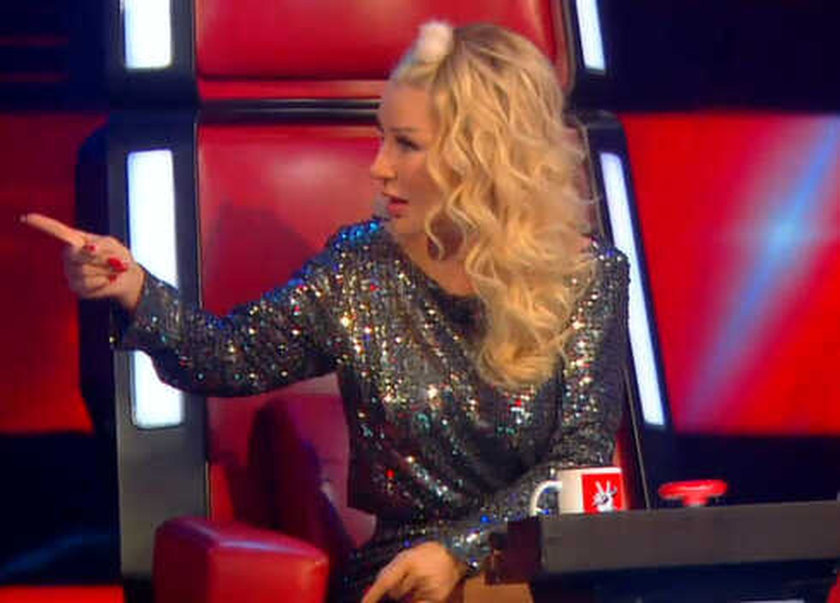 Seda Sayan\'dan Hadise\'ye Uyarı! "O Yanındakine Dikkat Et"