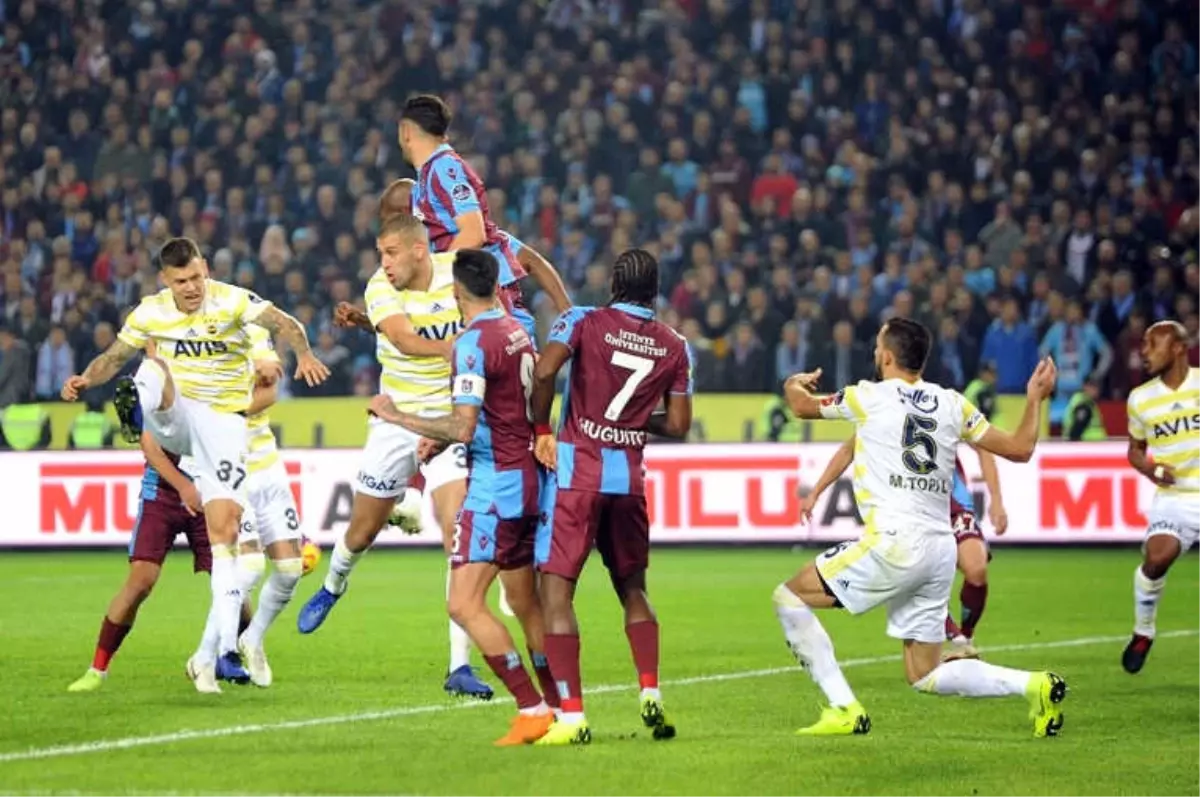 Spor Toto Süper Lig: Trabzonspor: 0 - Fenerbahçe: 0 (İlk Yarı)