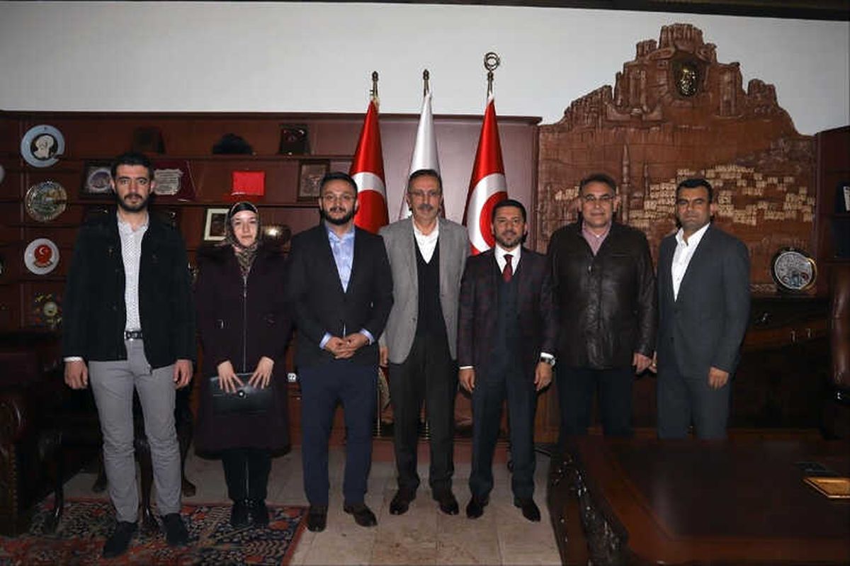 AK Parti Belediye Başkan Adayı Arı, Nevşehir Belediye Başkanı Seçen\'i Ziyaret Etti
