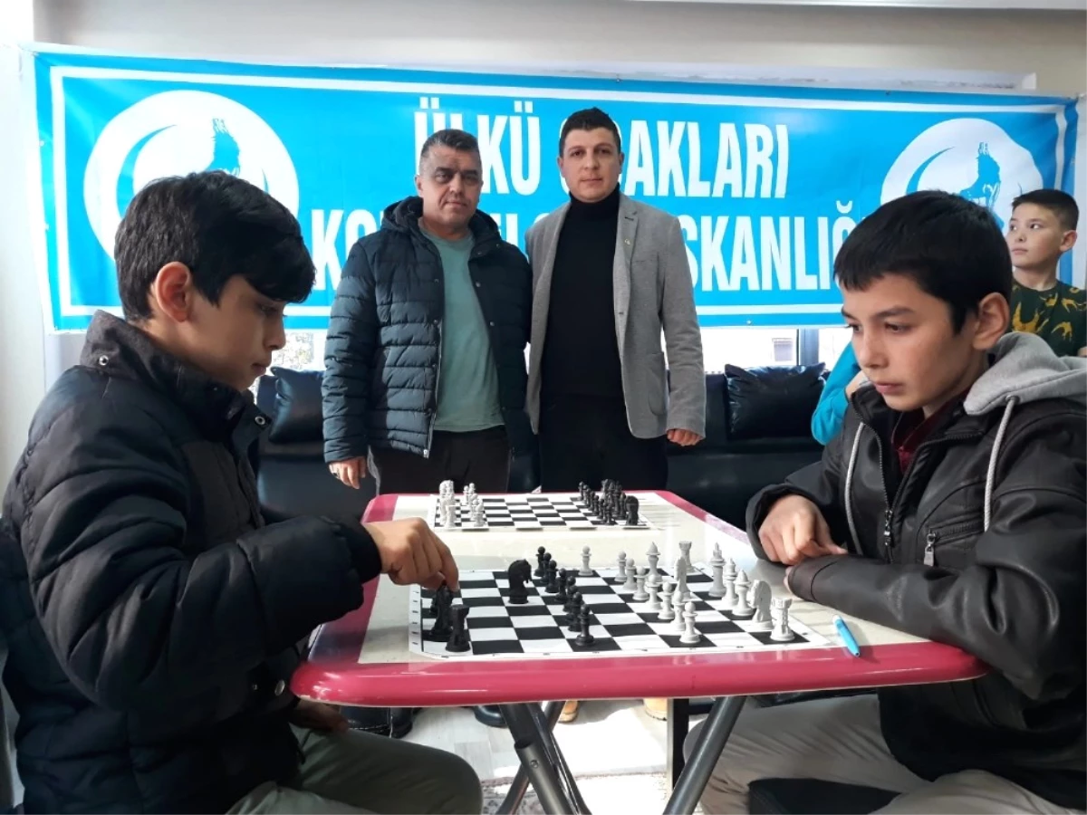 Alparslan Türkeş\'in Anısına Satranç Turnuvası Düzendi