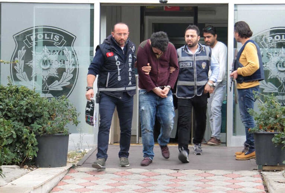 Antalya\'da Dolandırıcılık Operasyonu