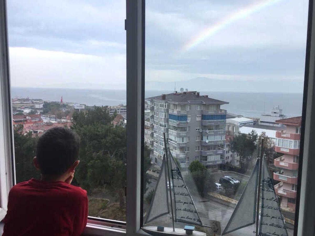 Denizdeki Gökkuşağı Büyüledi