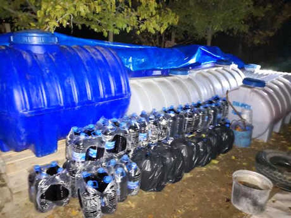 Elazığ\'da 11 Ton 140 Litre Sahte Şarap Ele Geçirildi