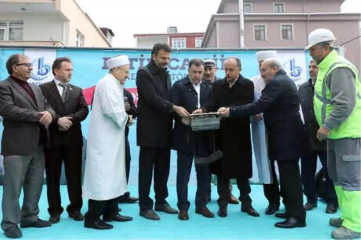 Fetih Camii\'nin Temeli Dualarla Atıldı