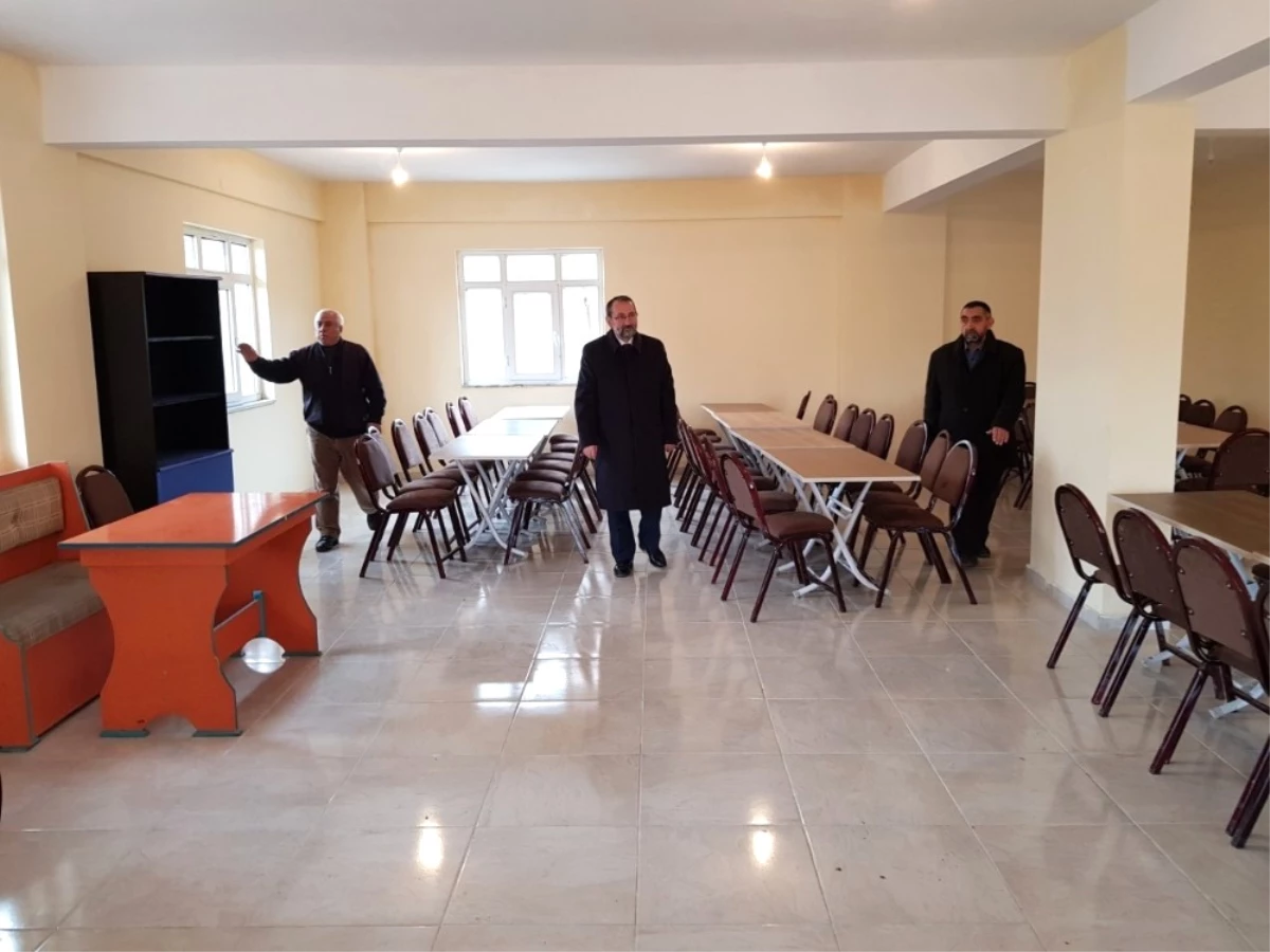 Hayırsever Yıldırım, Türkistan Cami Taziye Evi\'nin İçerisini Yeniledi