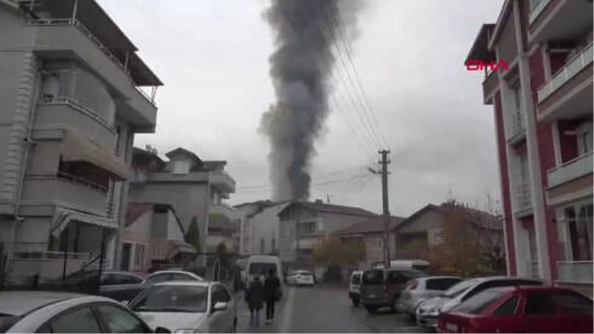 Kocaeli Alevlere Müdahale Eden İtfaiye Eri, Türk Bayrağının Yanmasını Önledi