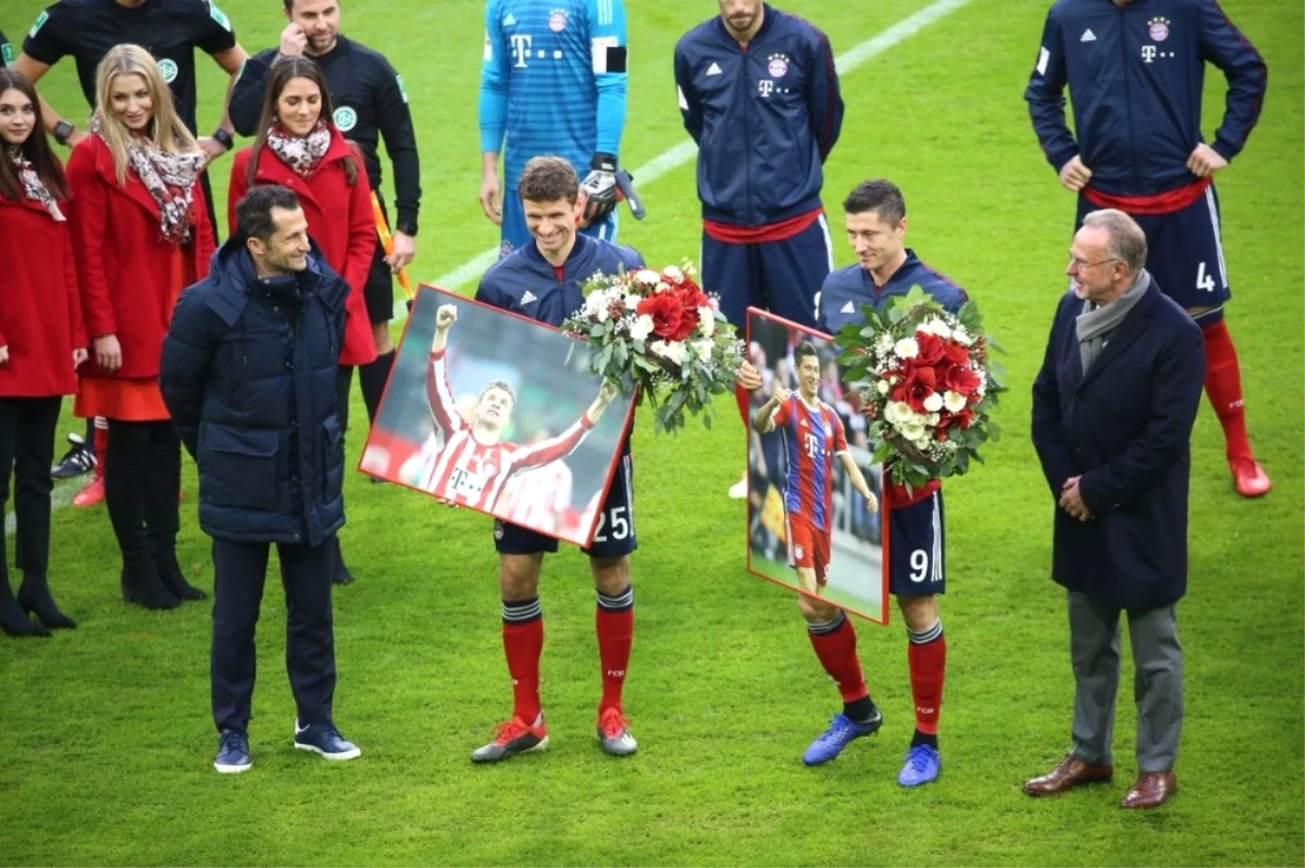 Bayern Münih\'ten, Thomas Müller ve Robert Lewandowski\'ye Ödül