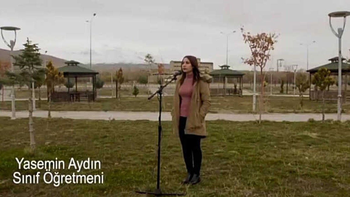 Öğretmenler Görev Yaptıkları İlçe İçin Klip Çekti