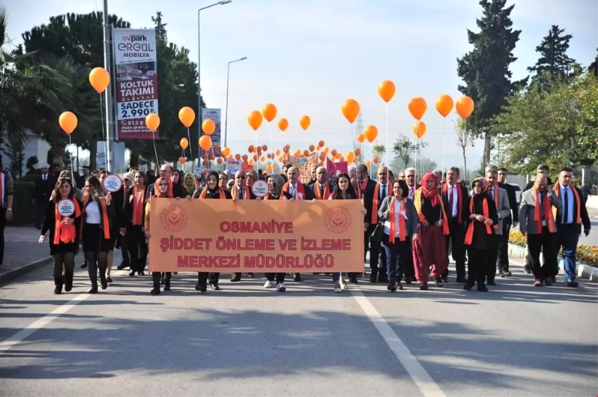 Osmaniye\'de "Kadına Şiddete Sıfır Tolerans" Yürüyüşü Düzenlendi