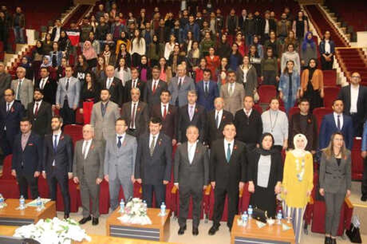 Şırnak\'ta Kadın Etkinliğinde Erkekler Konuştu